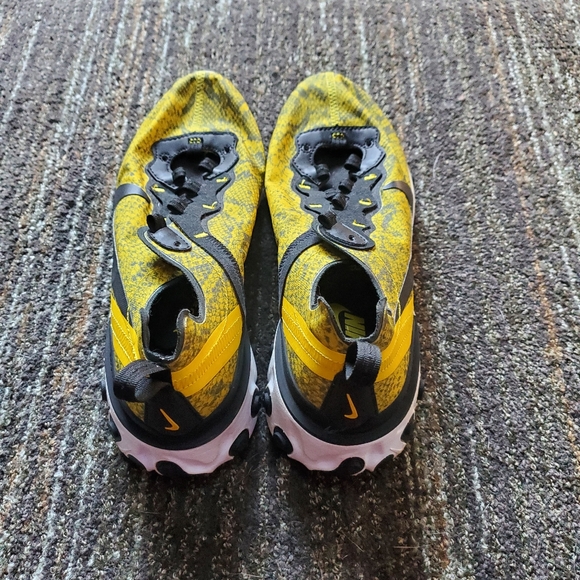 Nike React Yellow and Black size 9 shoes - Picture 2 of 3